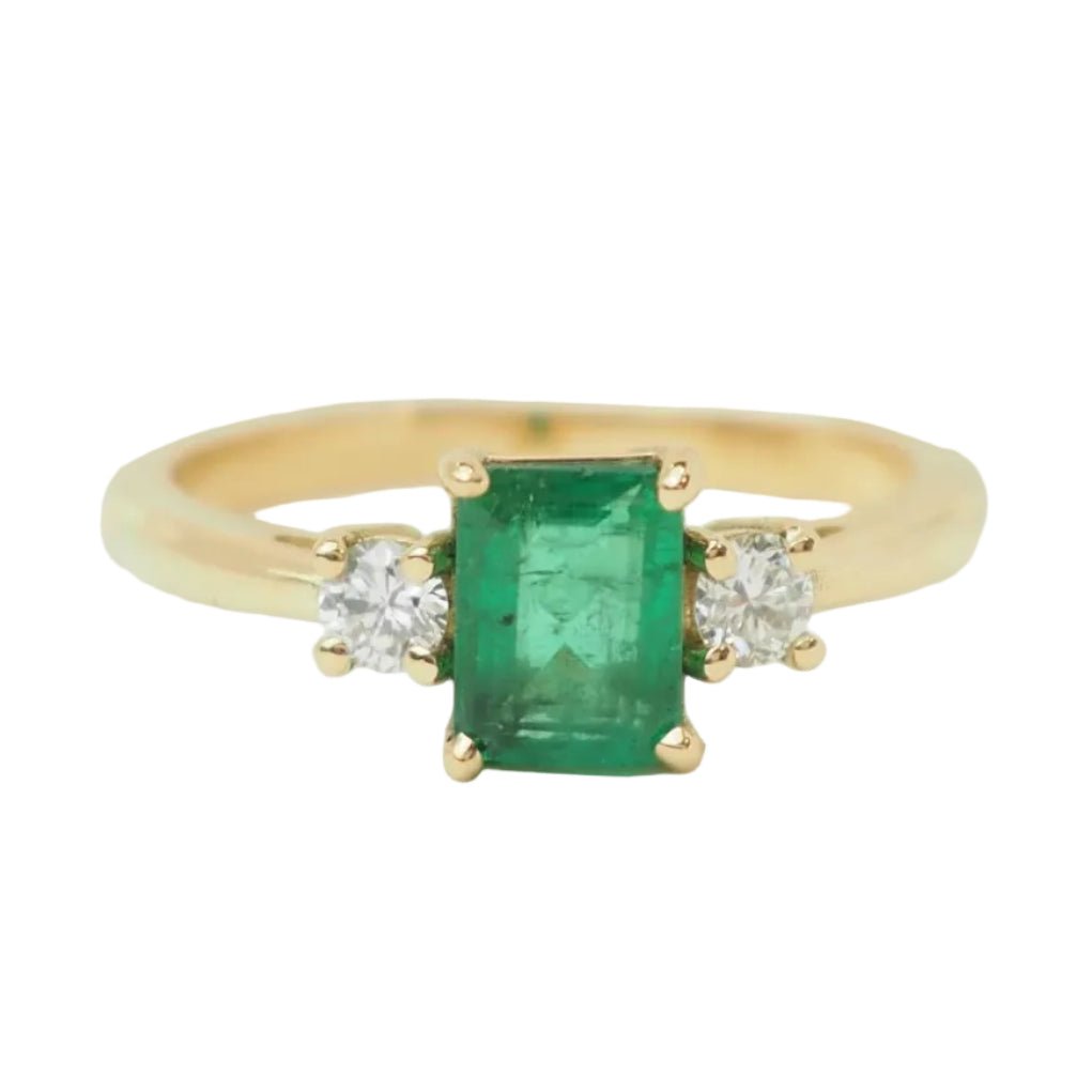 Bague Solitaire en or jaune, émeraude et diamants - Castafiore