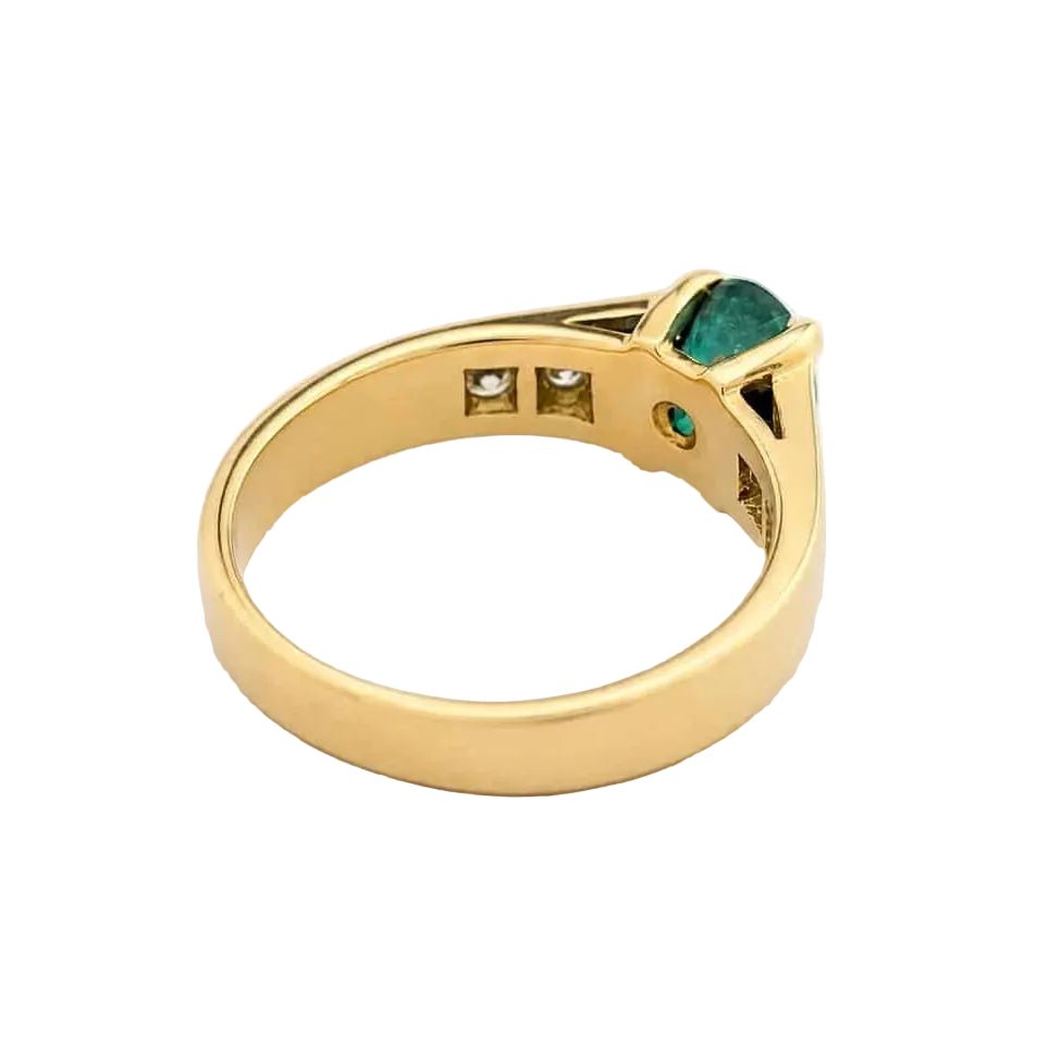 Bague Solitaire en or jaune, émeraude et diamants - Castafiore
