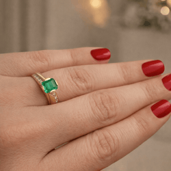 Bague Solitaire en or jaune, émeraude et diamants - Castafiore