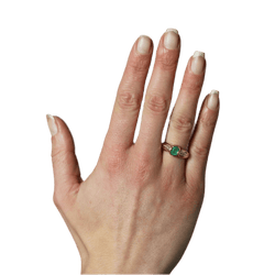 Bague Solitaire en or jaune, émeraude et diamants - Castafiore