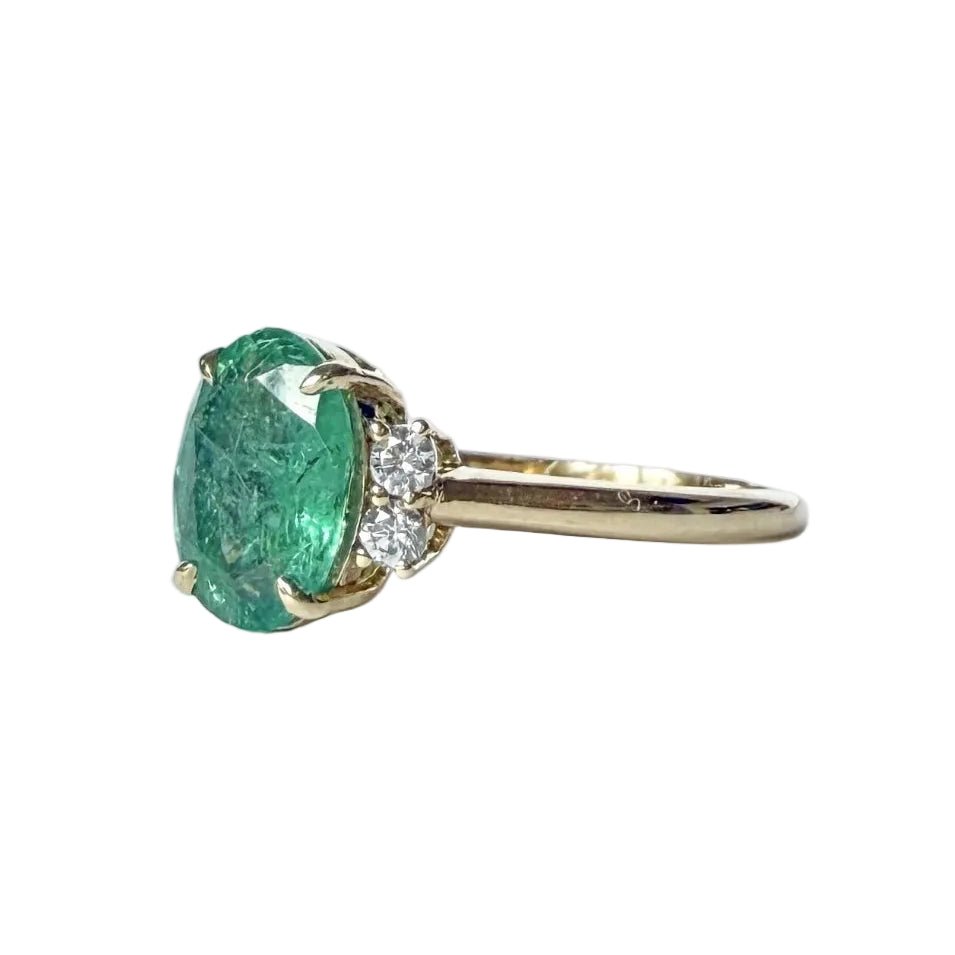 Bague Solitaire en or jaune, émeraude et diamants - Castafiore