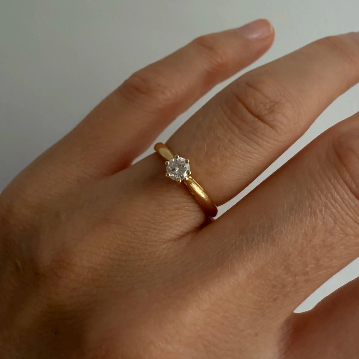 Bague Solitaire en or jaune et diamant - Castafiore