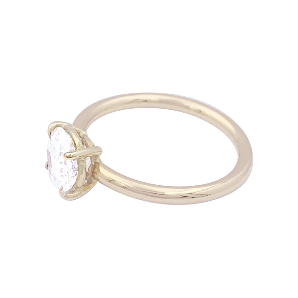 Bague solitaire en or jaune et diamant - Castafiore