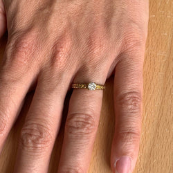 Bague Solitaire en or jaune et diamant - Castafiore