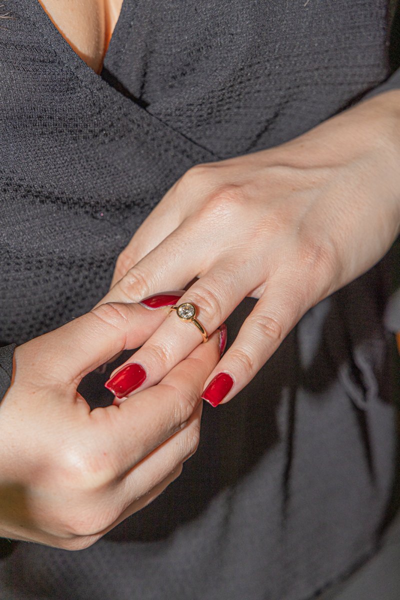 Bague solitaire en or jaune et diamant - Castafiore