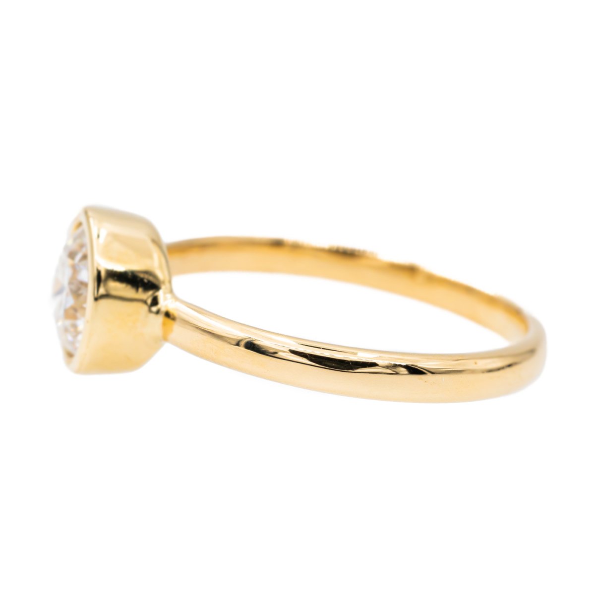 Bague solitaire en or jaune et diamant - Castafiore
