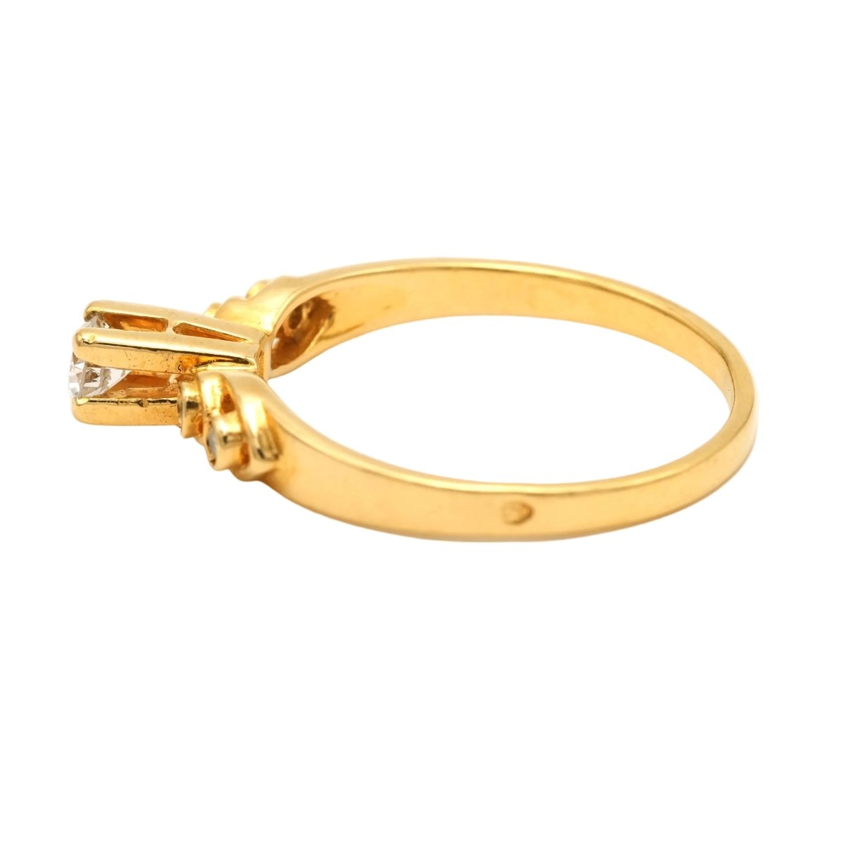 Bague Solitaire en or jaune et diamants - Castafiore