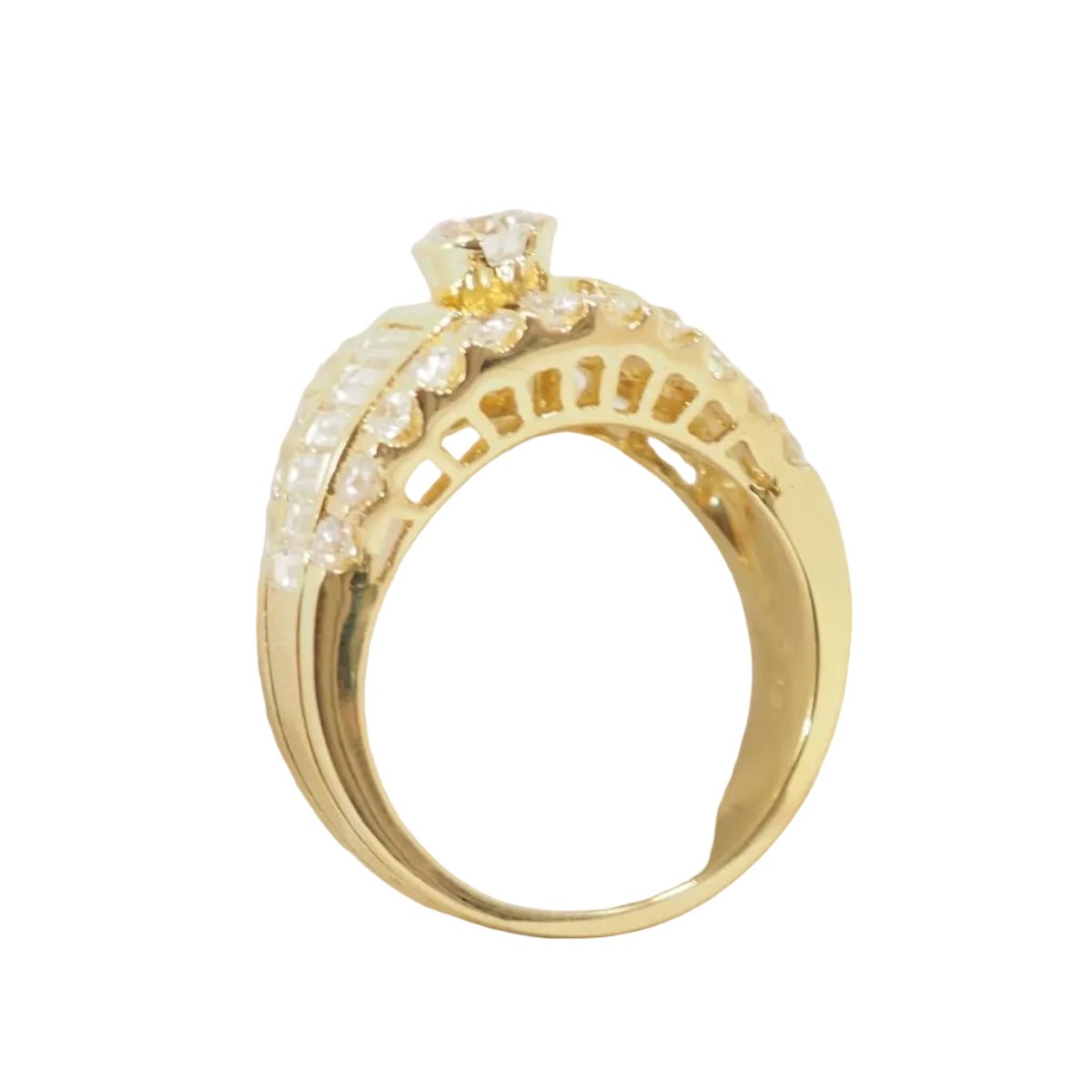 Bague Solitaire en or jaune et diamants - Castafiore