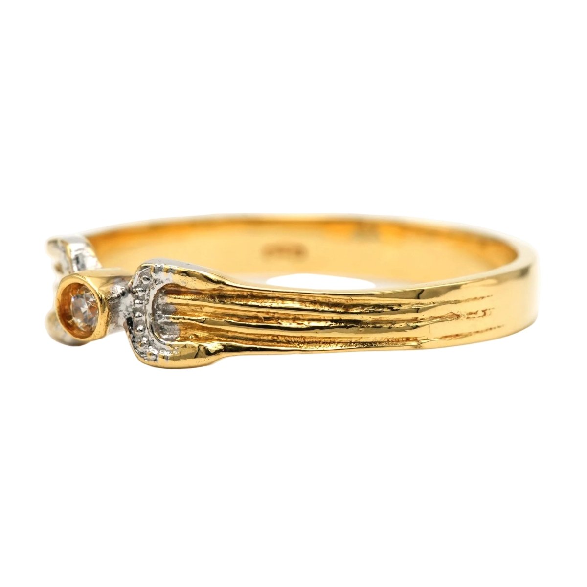 Bague Solitaire en or jaune et diamants - Castafiore