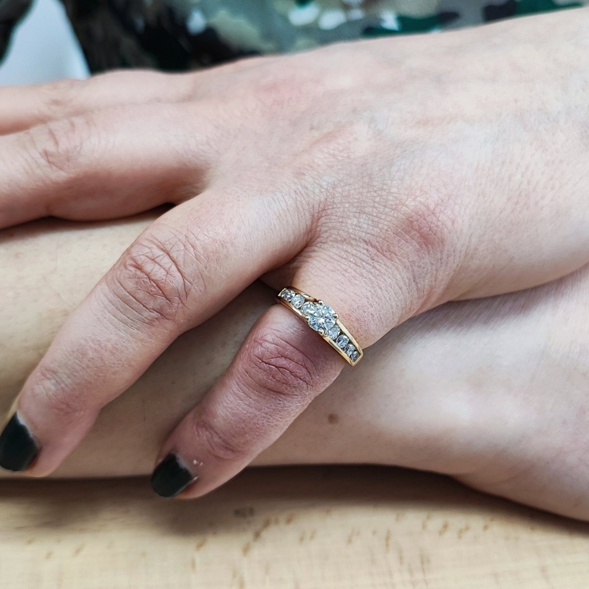 Bague Solitaire en or jaune et diamants - Castafiore
