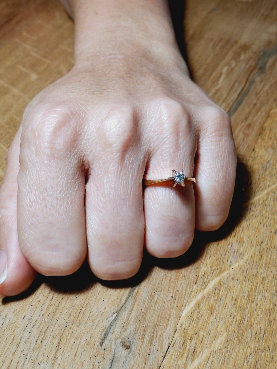 Bague Solitaire en or jaune et diamants - Castafiore
