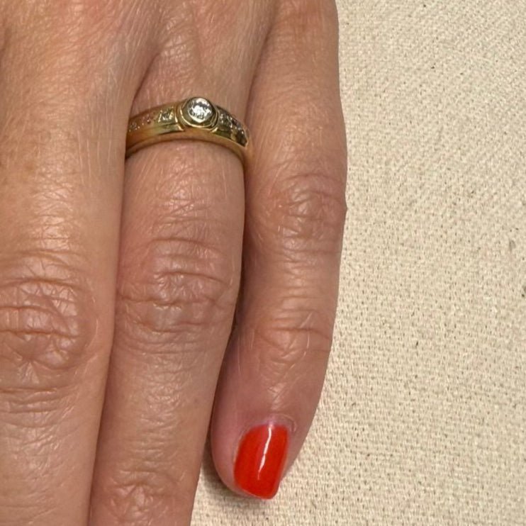 Bague Solitaire en or jaune et Diamants - Castafiore