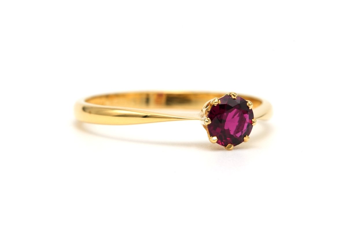 Bague Solitaire en or jaune et grenat - Castafiore