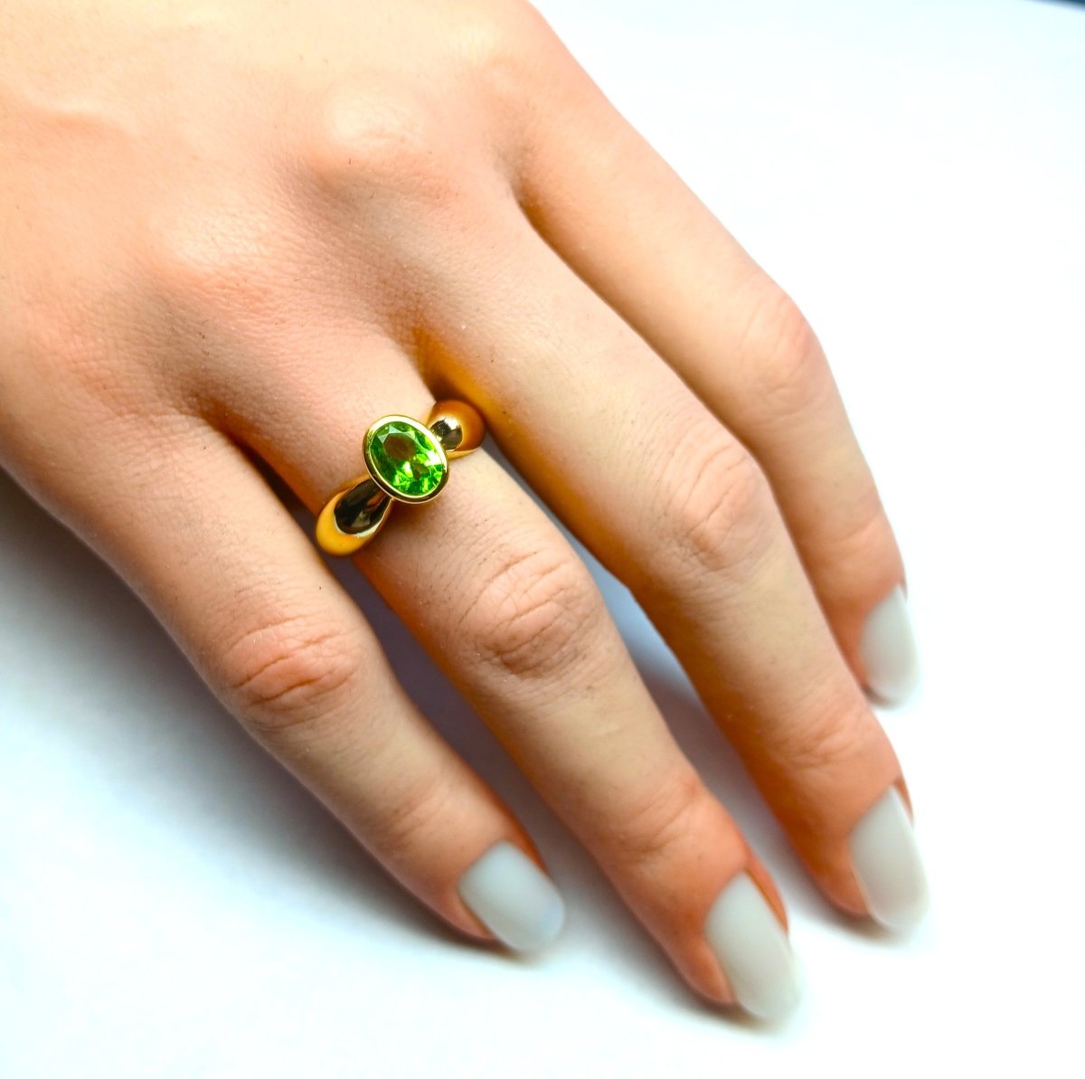 Bague Solitaire en or jaune et péridot - Castafiore