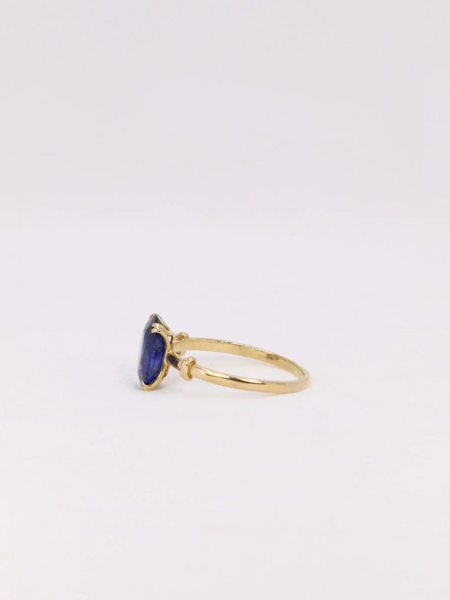 Bague Solitaire en or jaune et saphir - Castafiore