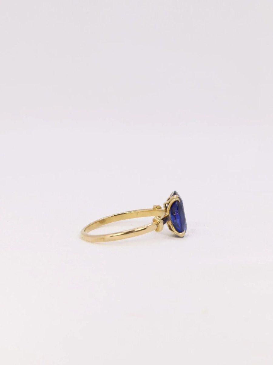 Bague Solitaire en or jaune et saphir - Castafiore