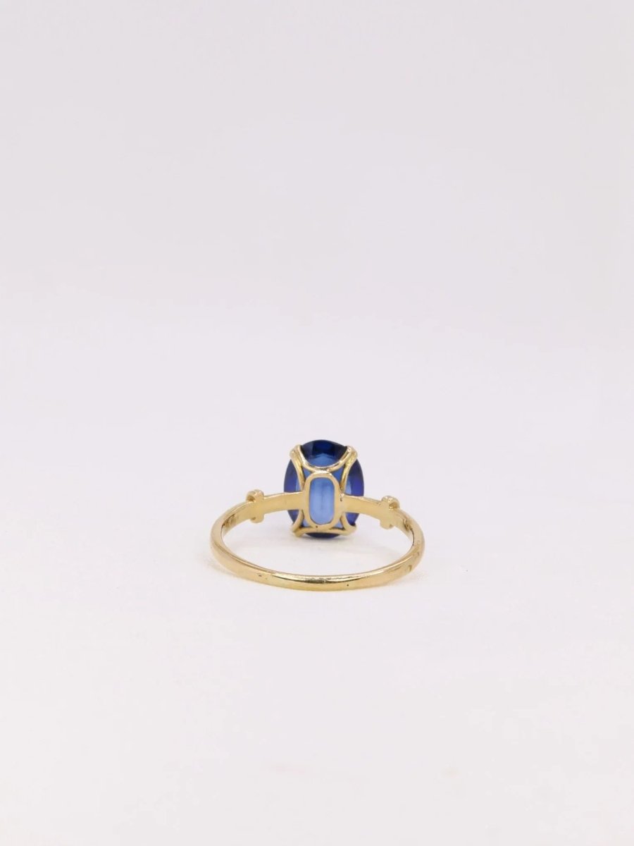 Bague Solitaire en or jaune et saphir - Castafiore