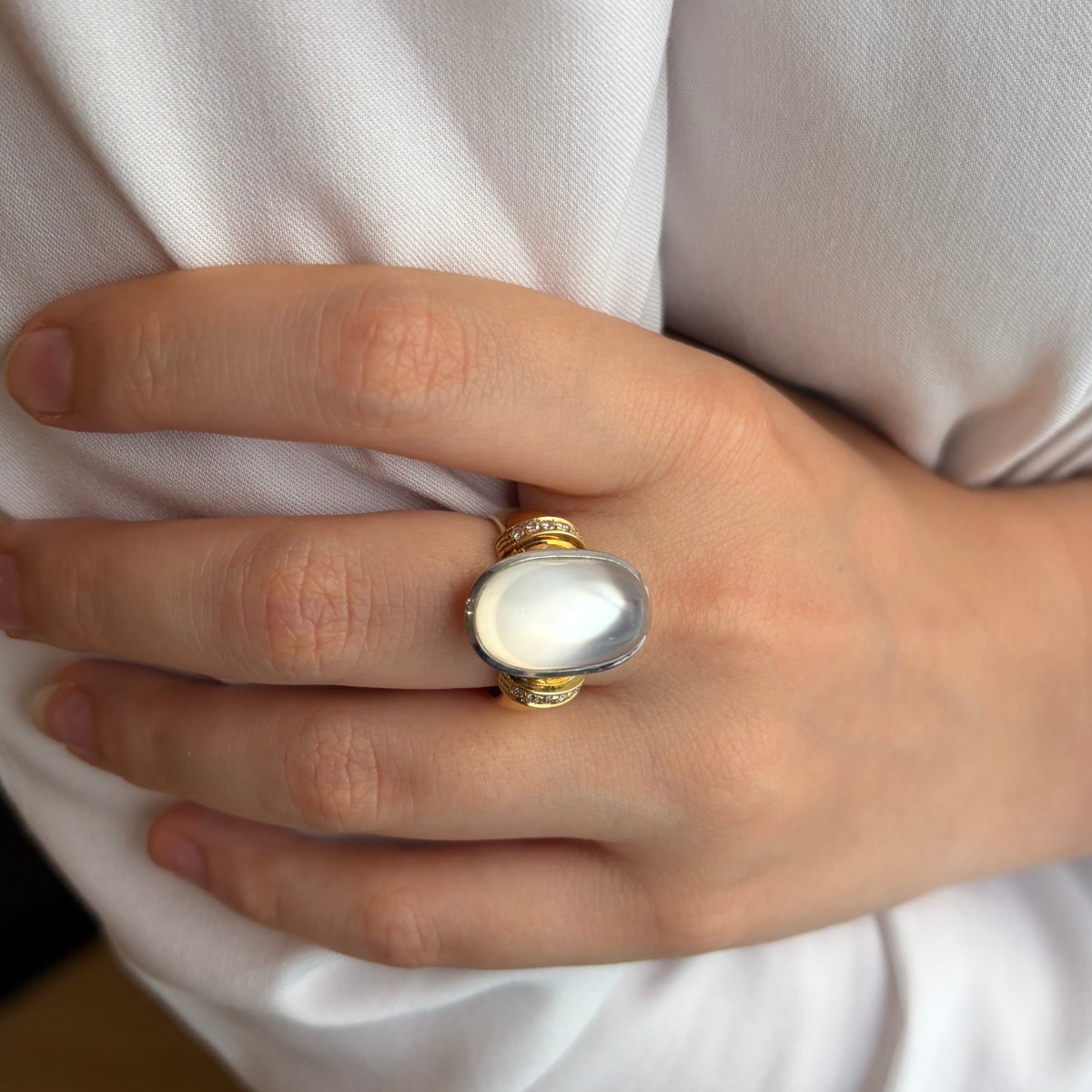 Bague Solitaire en or jaune, or blanc, pierre de lune et diamants - Castafiore