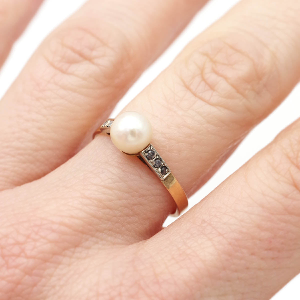 Bague Solitaire en or jaune, platine, perle et diamants - Castafiore