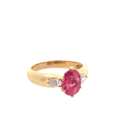 Bague Solitaire en or jaune, rubis et diamants - Castafiore