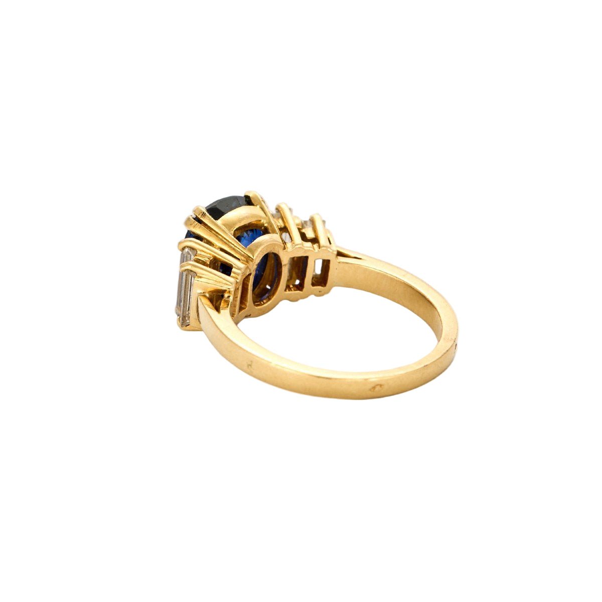 Bague Solitaire en or jaune, saphir, et diamants - Castafiore