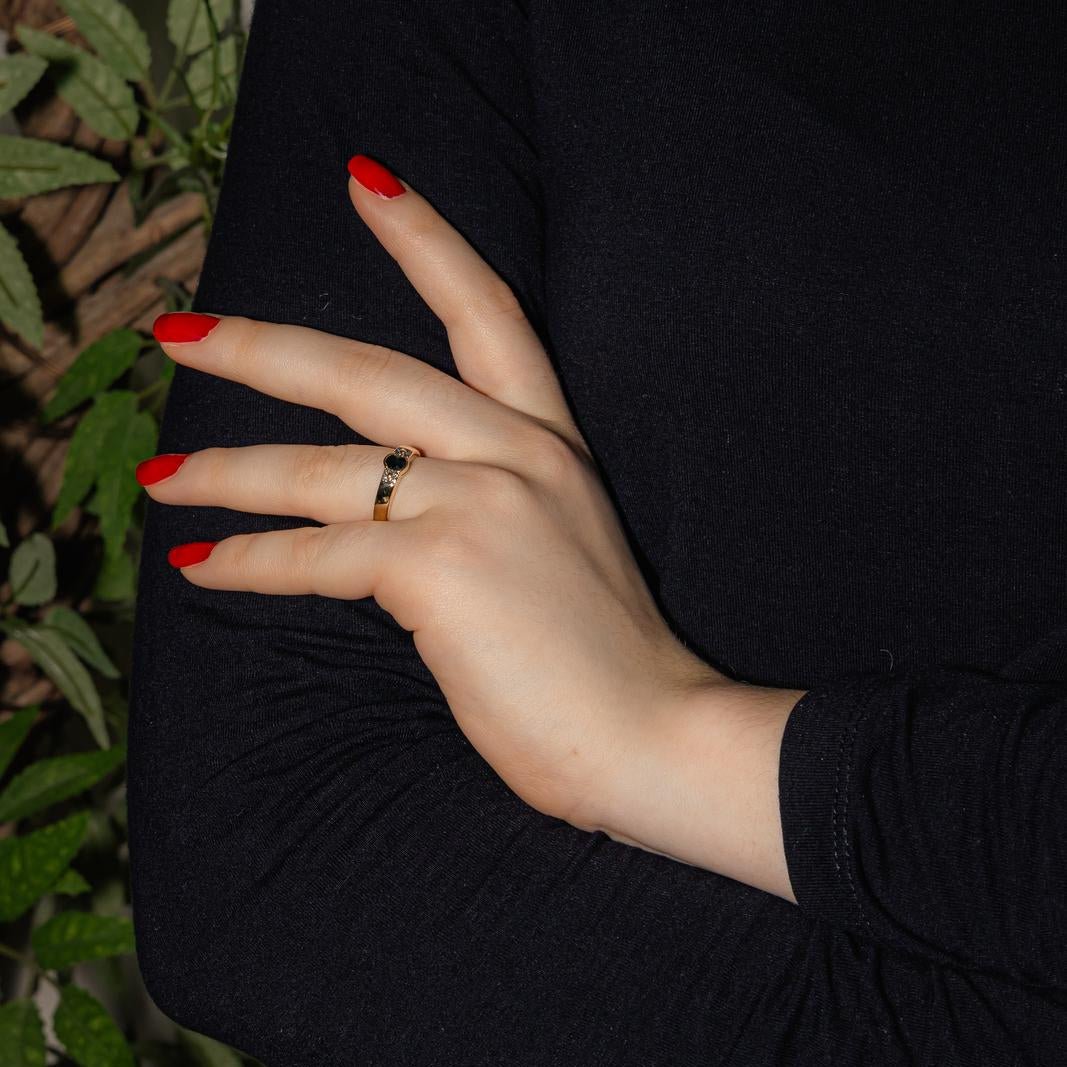 Bague Solitaire en or jaune, saphir et diamants - Castafiore