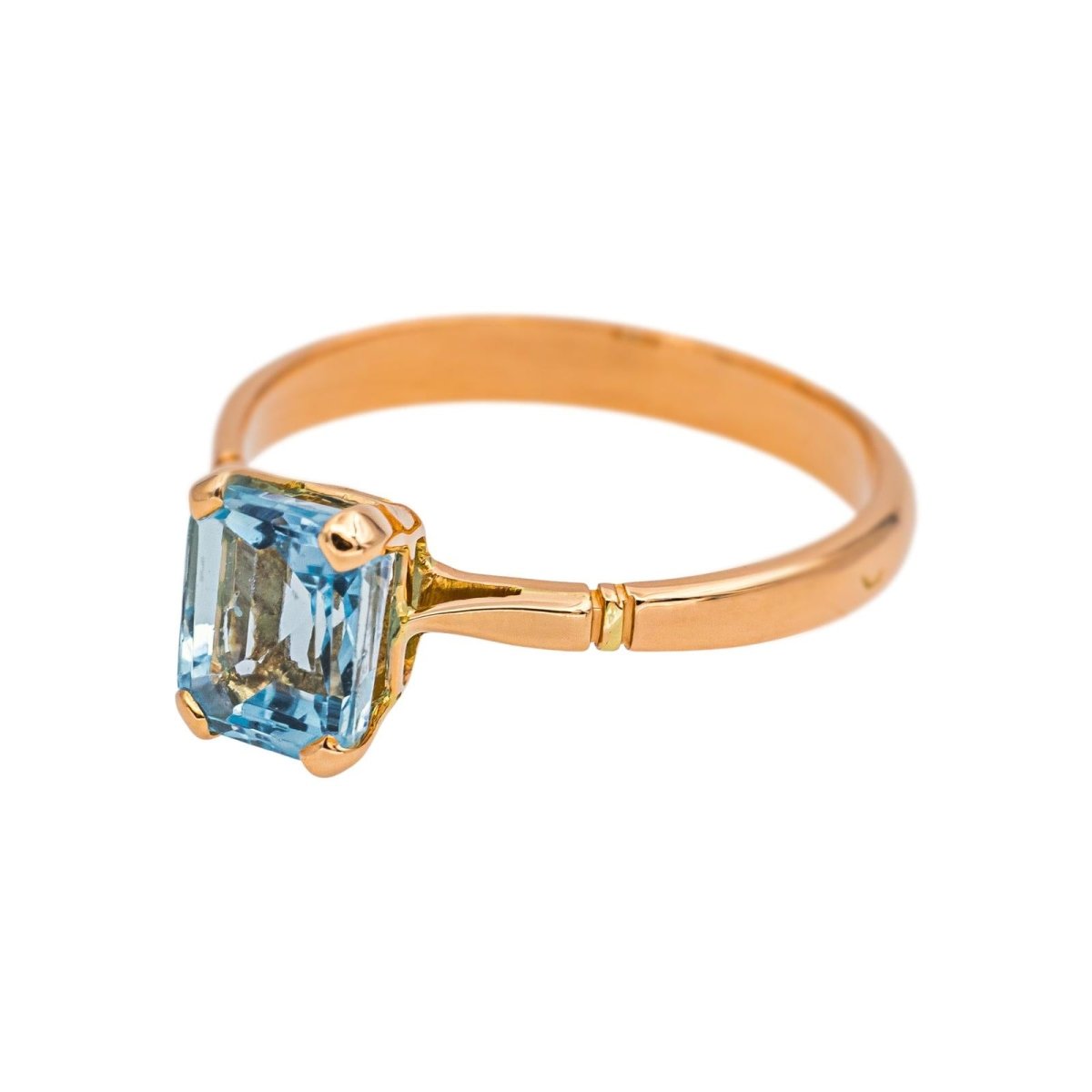 Bague Solitaire en or rose et aigue - marine - Castafiore