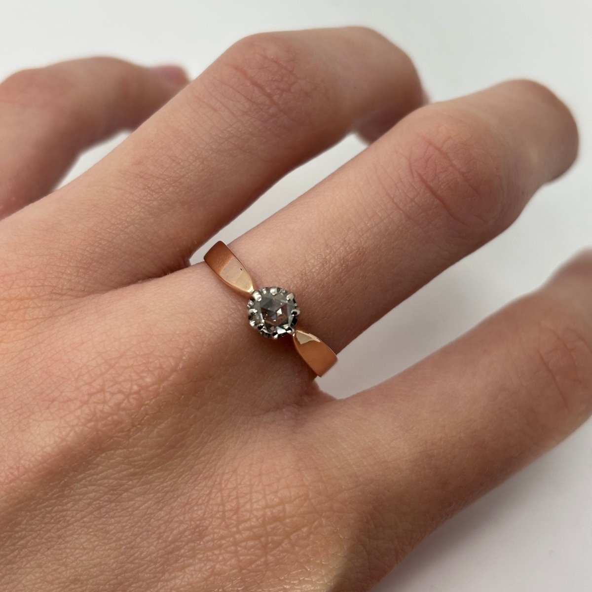 Bague Solitaire en or rose et diamant - Castafiore