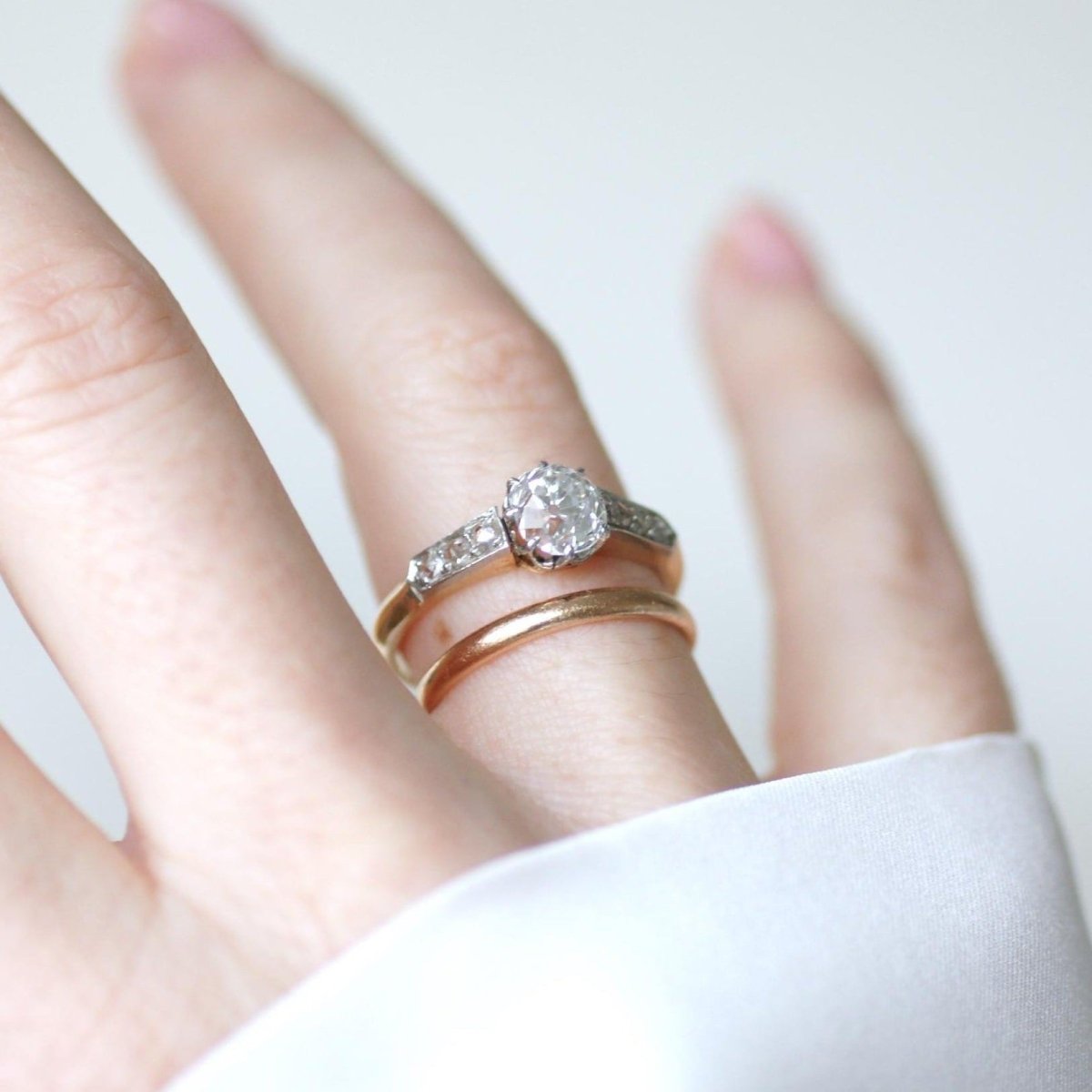 Bague solitaire en or rose, platine, et diamant - Castafiore