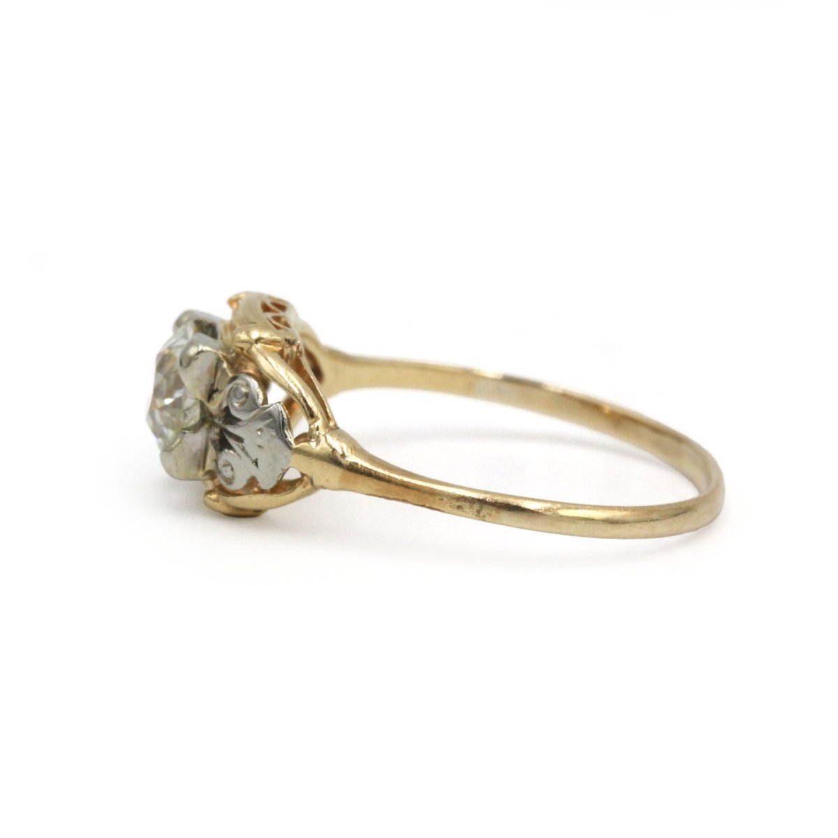 Bague solitaire en ors de couleurs et diamant - Castafiore