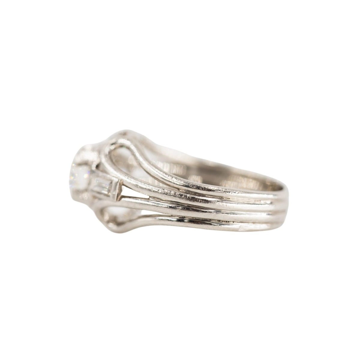 Bague Solitaire en platine et diamants - Castafiore
