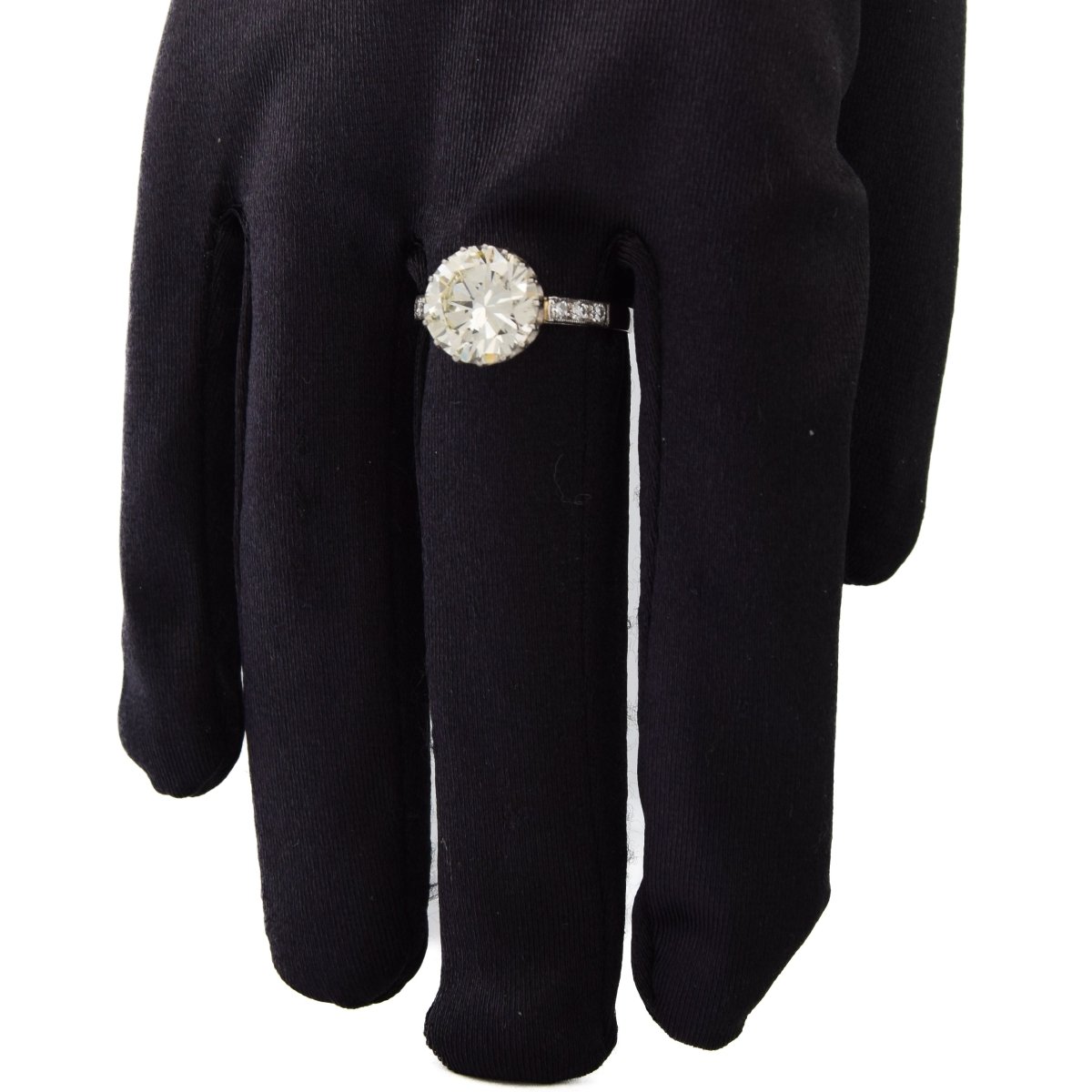 Bague Solitaire en platine et diamants - Castafiore