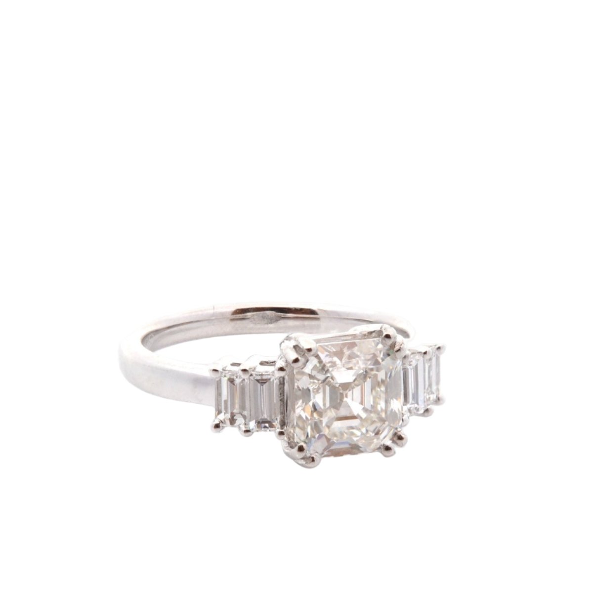 Bague Solitaire en platine et diamants - Castafiore
