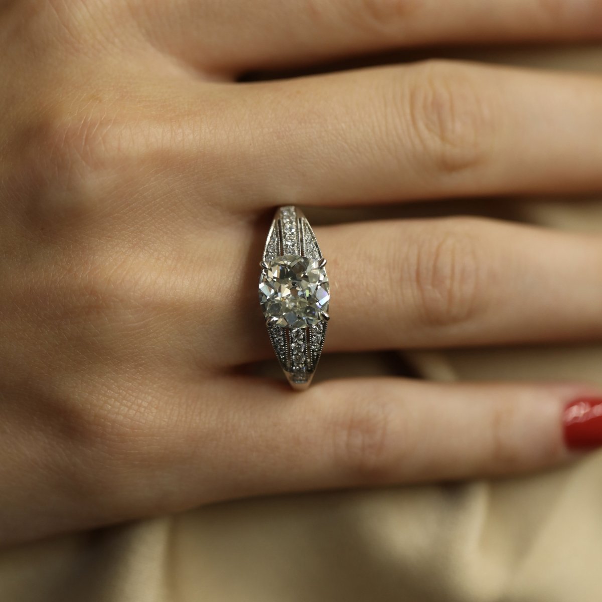 Bague Solitaire en platine et diamants - Castafiore