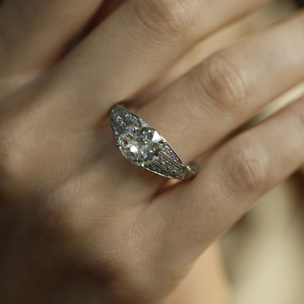 Bague Solitaire en platine et diamants - Castafiore