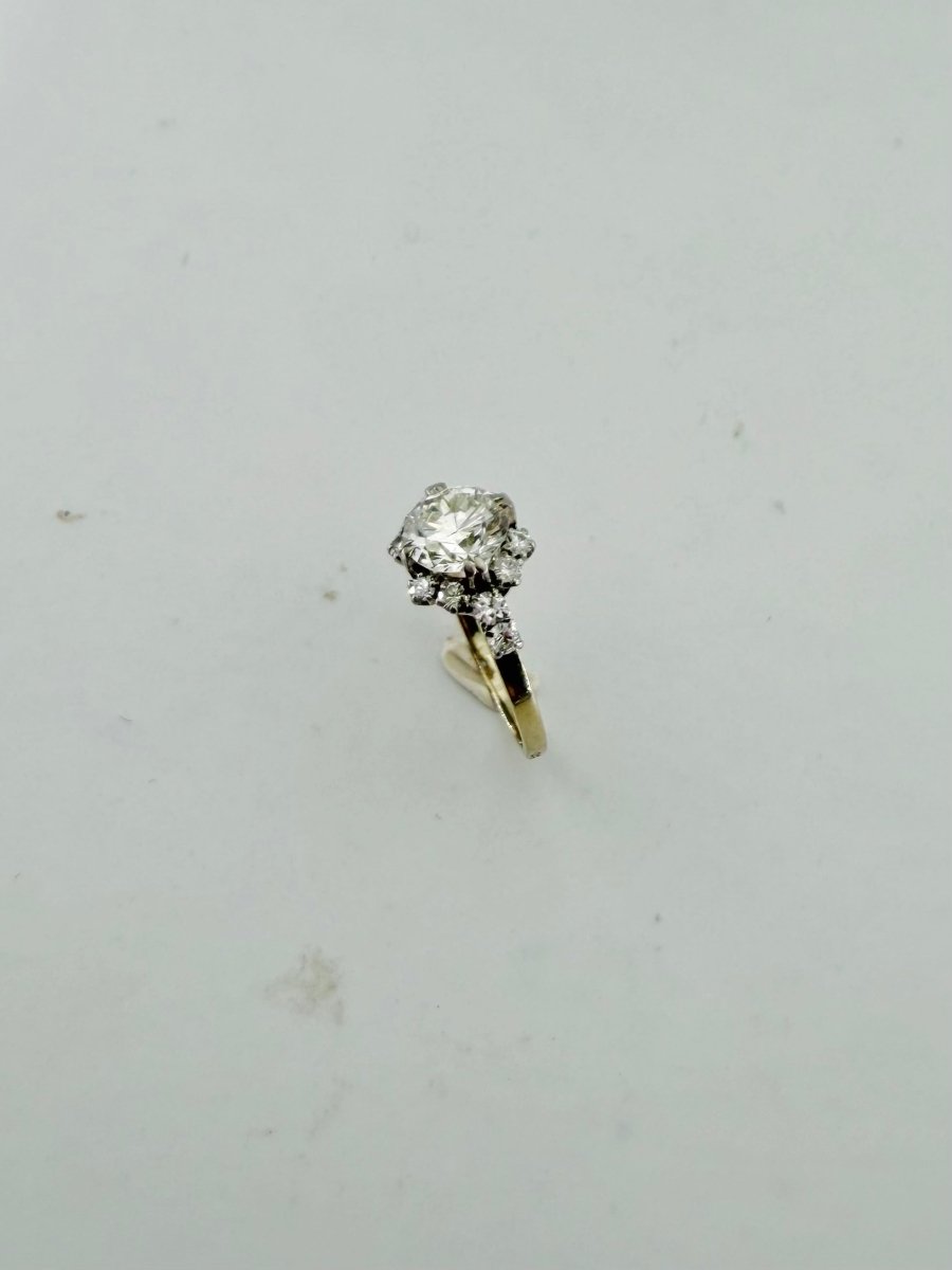 Bague Solitaire en platine, or blanc et diamants - Castafiore