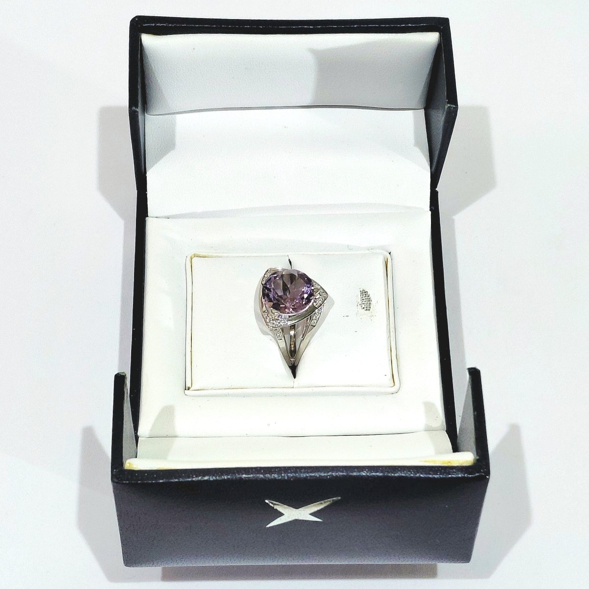 Bague Solitaire MAUBOUSSIN "Mes coules à toi" en or blanc, améthyste et diamants - Castafiore