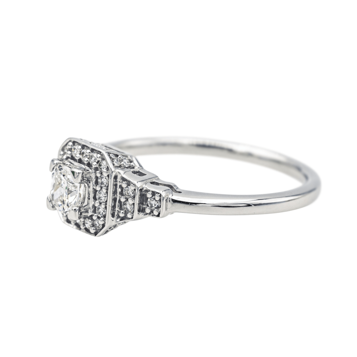 Bague Solitaire MAUBOUSSIN "Un Automne 1930" en or blanc et diamants - Castafiore