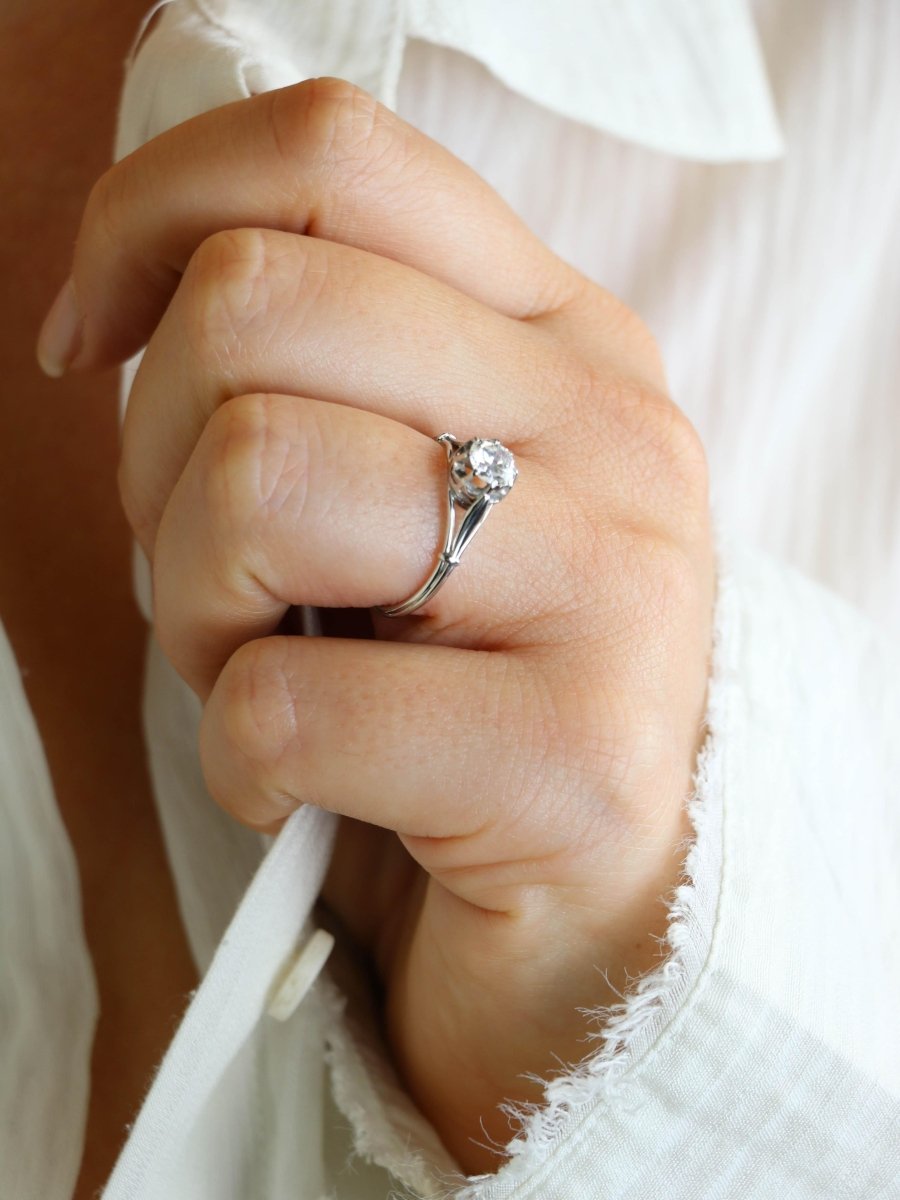 Bague solitaire or blanc diamant 0,70 ct - Castafiore