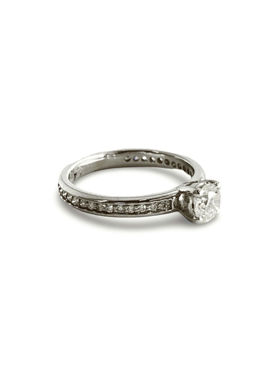 Bague solitaire or blanc et diamants 0,80 ct - Castafiore