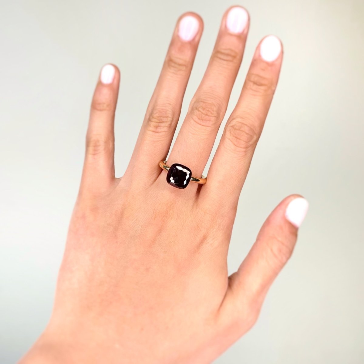 Bague Solitaire POMELLATO "Nudo Classic" en or jaune et grenat - Castafiore