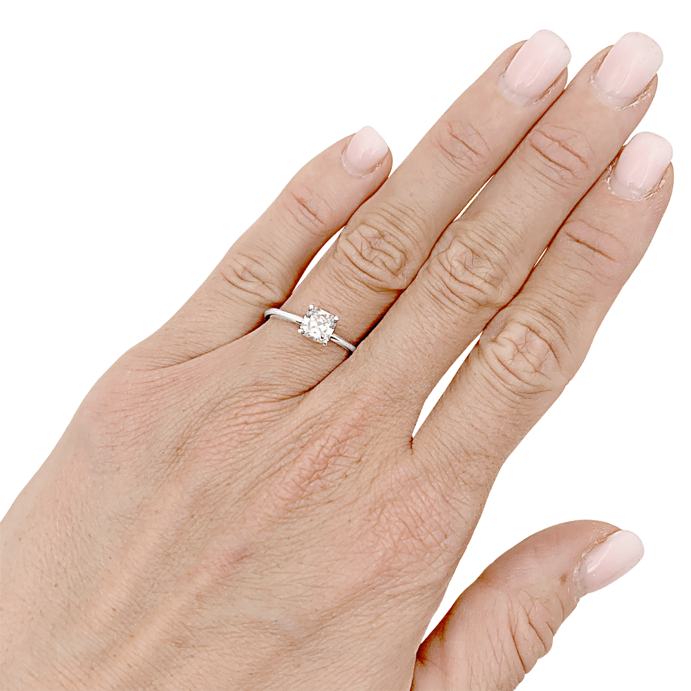 Bague Solitaire TIFFANY & CO. "True" en platine et diamant - Castafiore