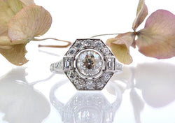 Bague style art déco en platine sertie de diamants - Castafiore