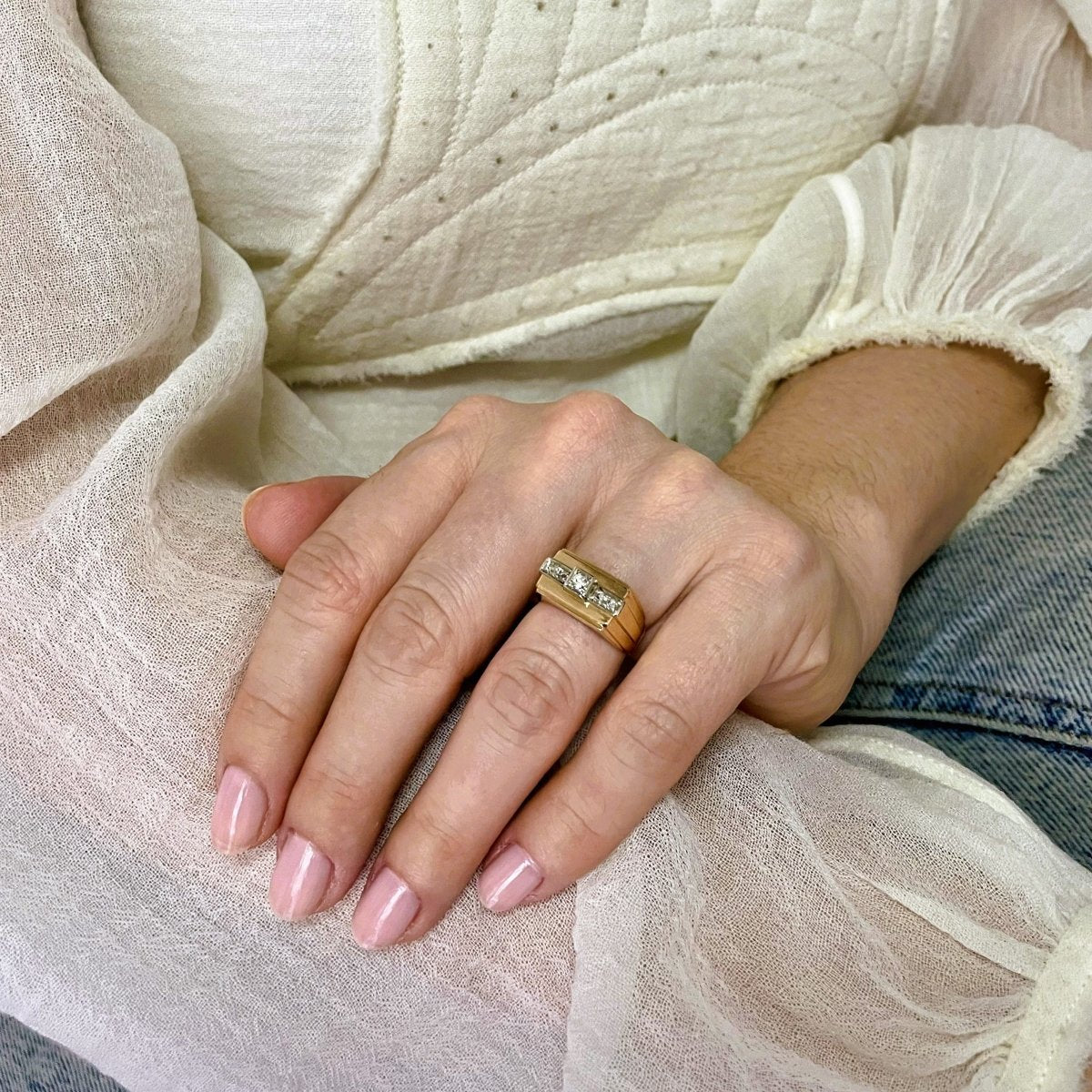 Bague Tank chevalière diamants en or jaune - Castafiore