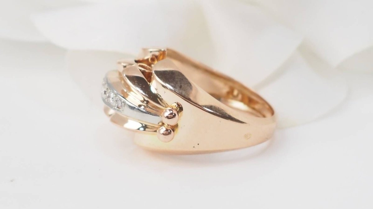 Bague tank des années 40 en or rose et diamants - Castafiore
