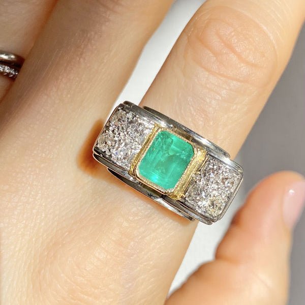 Bague Tank en or blanc, or jaune, émeraude et diamants - Castafiore