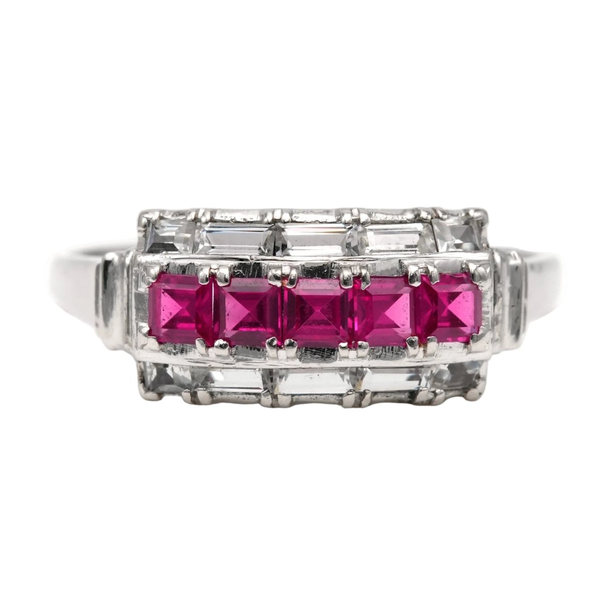 Bague Tank en or blanc, rubis et zirconiums - Castafiore