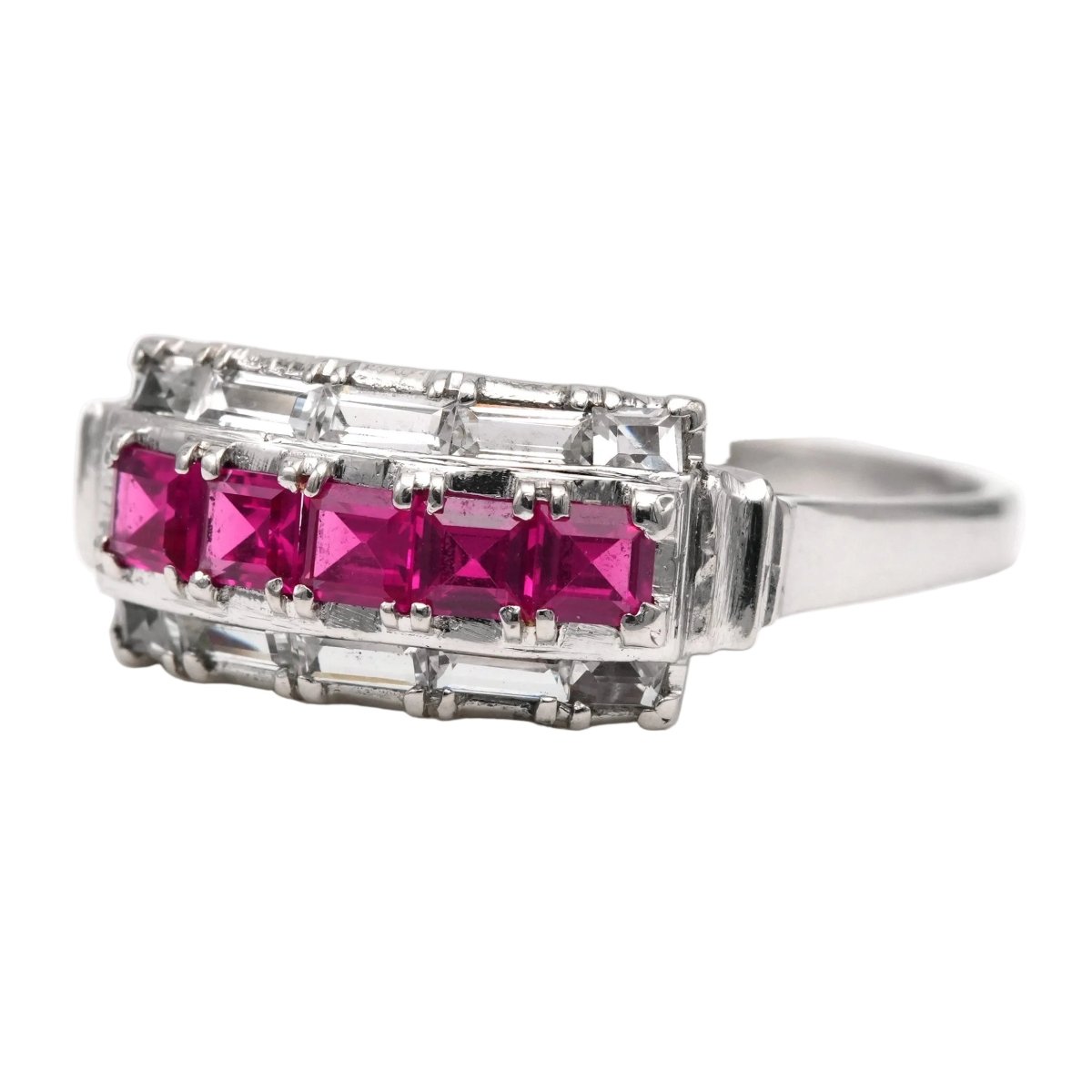Bague Tank en or blanc, rubis et zirconiums - Castafiore