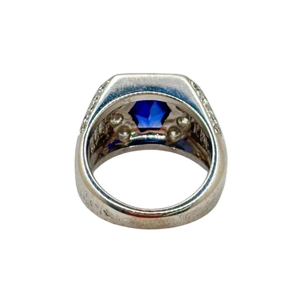 Bague Tank en or blanc, saphir et diamants - Castafiore