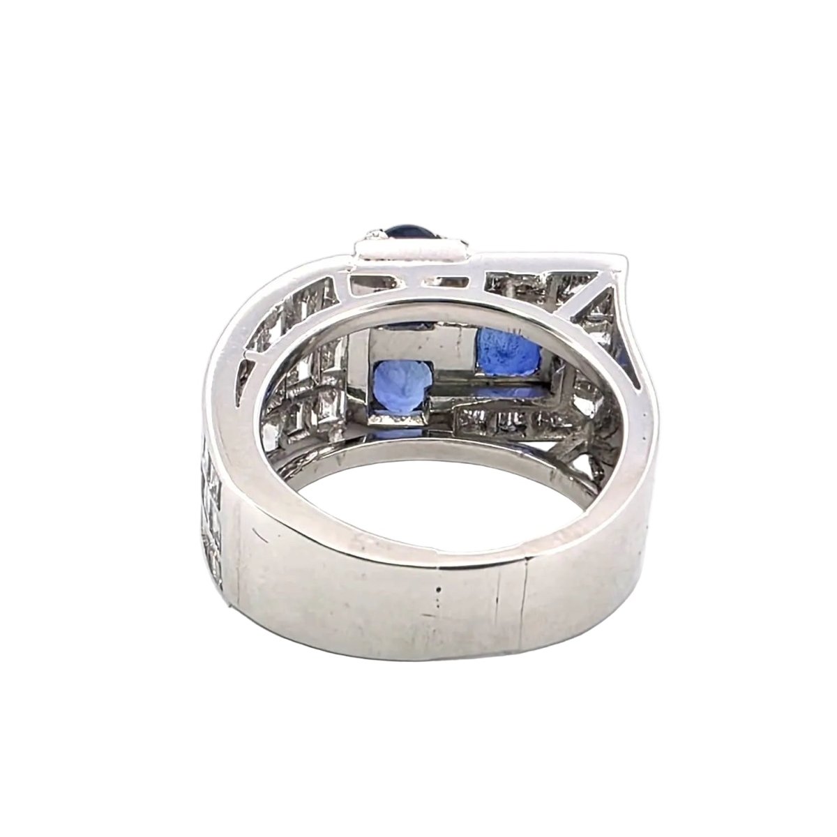 Bague Tank en or blanc, saphirs et diamants - Castafiore
